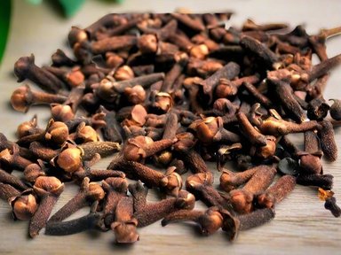 Dried cloves spice for export
